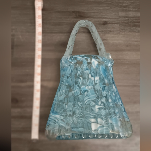 Elegant Blue Swirl Shoulder Bag Flower Vase Glass Figirine - Picture 11 of 12